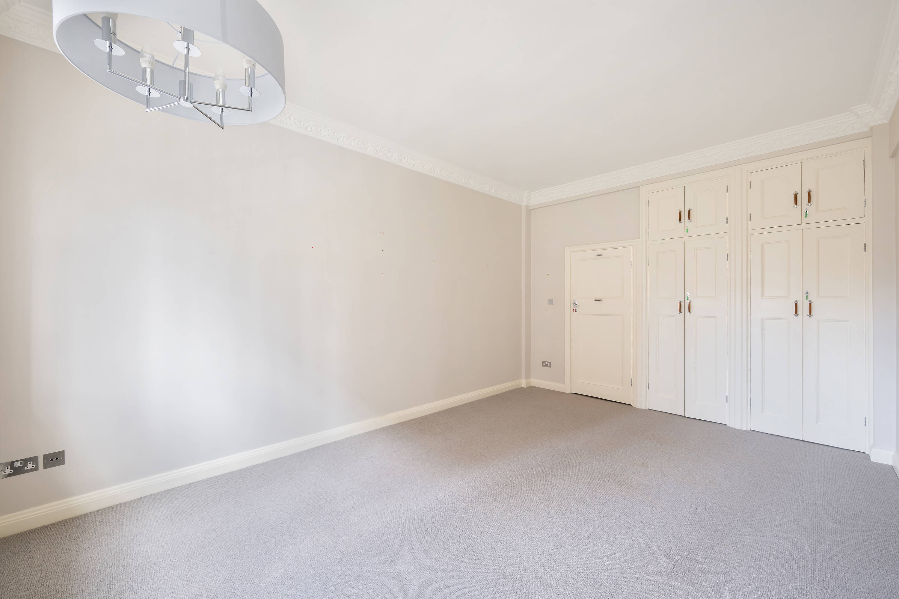 Duchess of Bedford House, W8 Lo3 Wilfords London