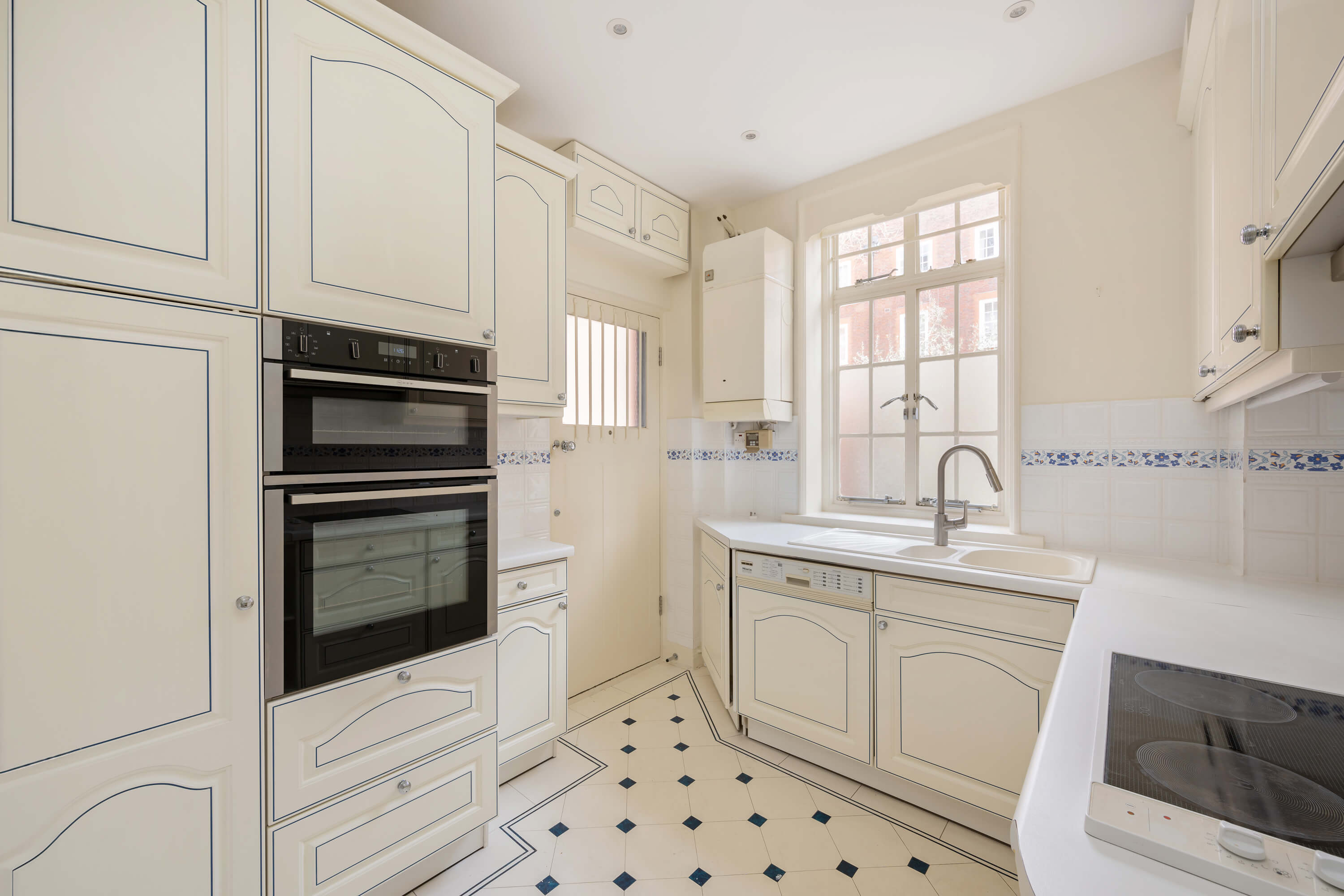 Duchess of Bedford House, W8 Lo7 Wilfords London